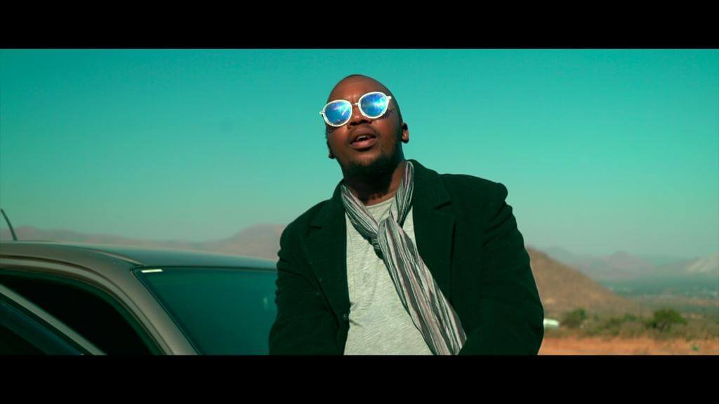 moMogale performing on stage